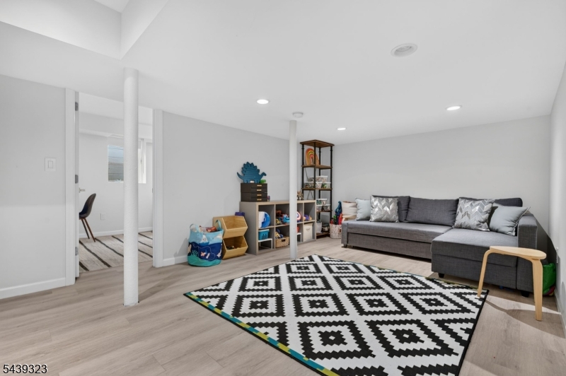 Knollwood - Residential