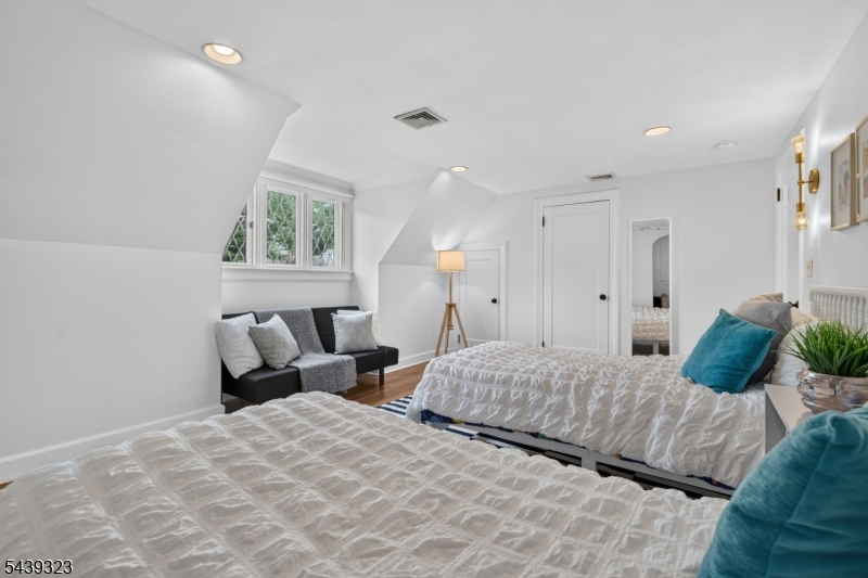 Knollwood - Residential
