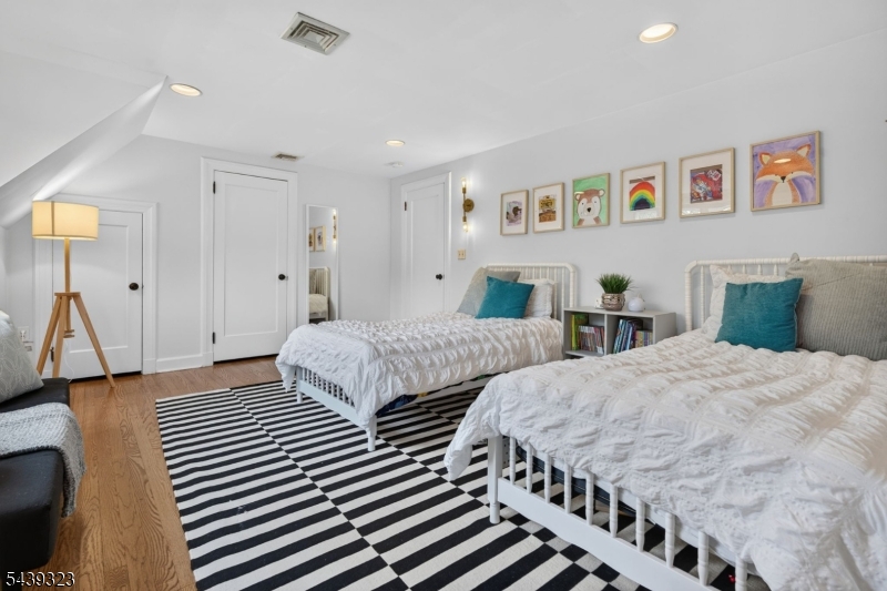 Knollwood - Residential