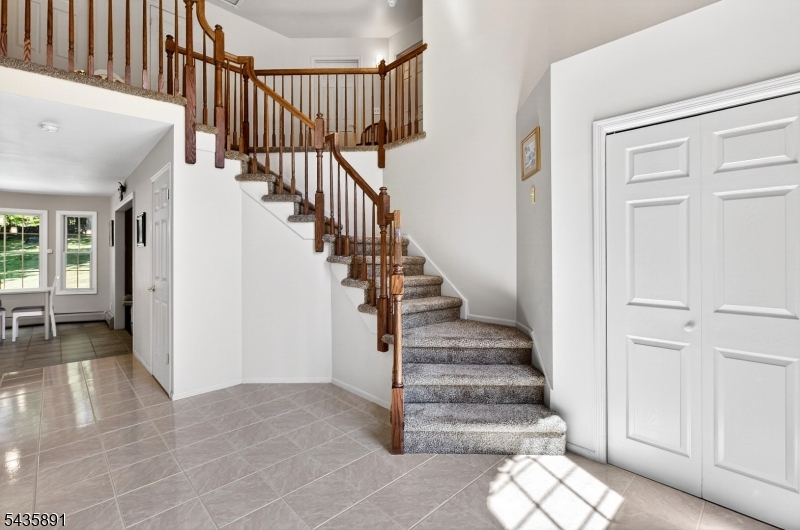 Colonial Oaks - Residential
