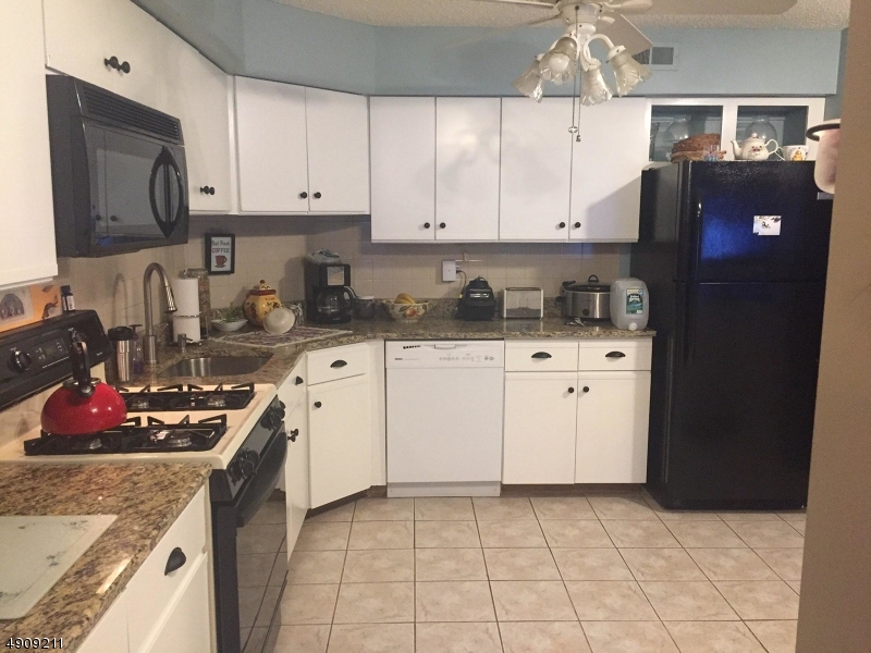 DRAKESVILLE - Residential Lease