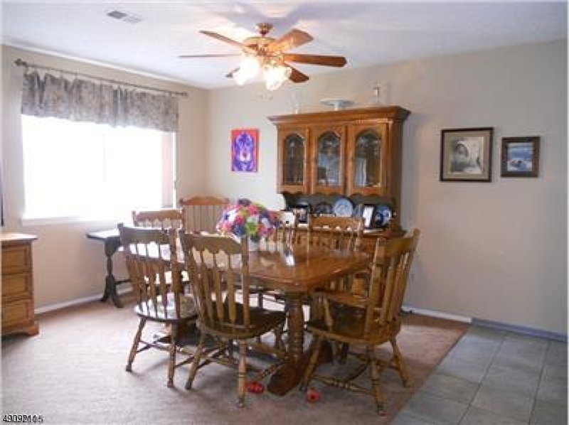 DRAKESVILLE - Residential Lease