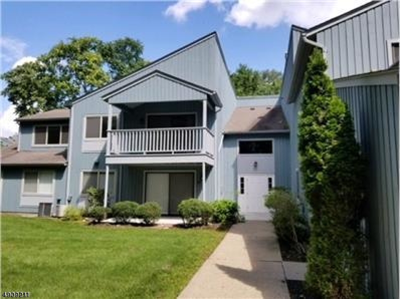 LOVELY 2 BDRM/2 FULL BATH FIRST FLOOR UNIT AT DRAKES VILLE. GRANITE COUNTERS, WALK IN CLOSET IN MSTR BDRM, NEWER CARPETING, ASSOCIATION POOL AND MUCH MORE! APPLICATION APPROVAL PROCESS APPLIES. TENANT TO OBTAIN RENTER'S INSURANCE.