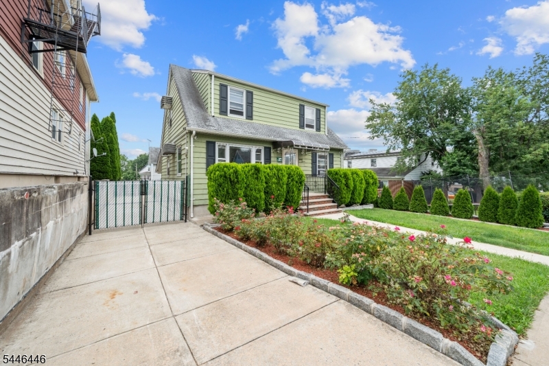 Dutch Hill - Residential