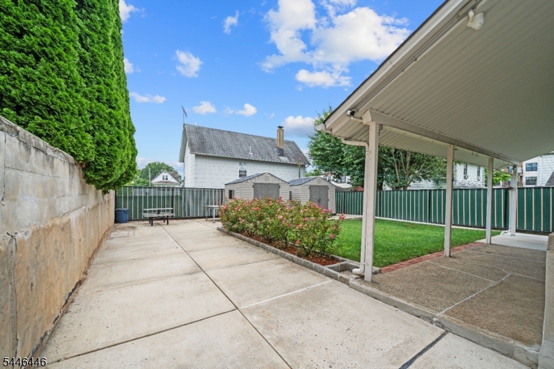 Dutch Hill - Residential