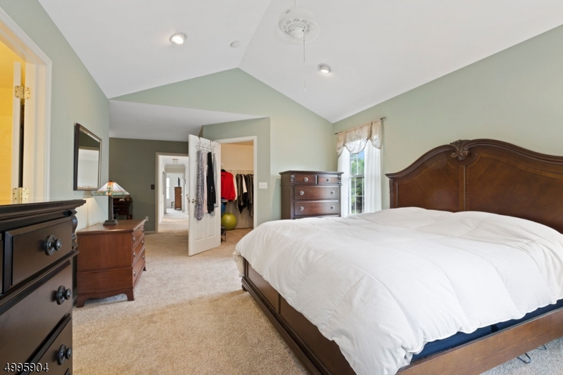 Four Seasons - Residential