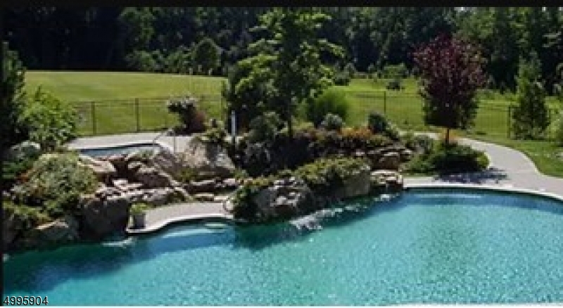 Four Seasons - Residential