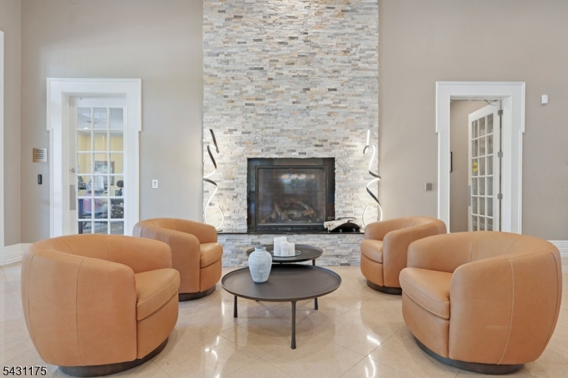 Four Seasons Promenade - Residential