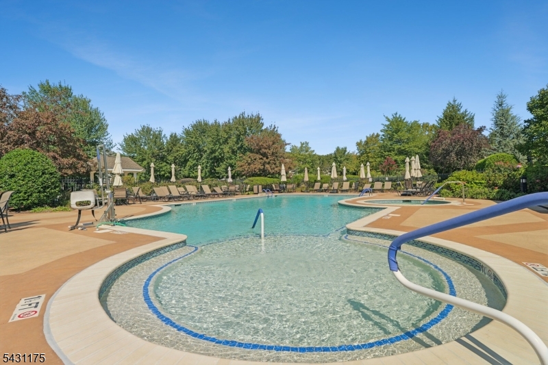 Four Seasons Promenade - Residential