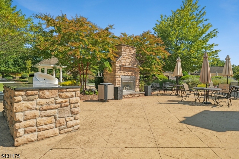 Four Seasons Promenade - Residential