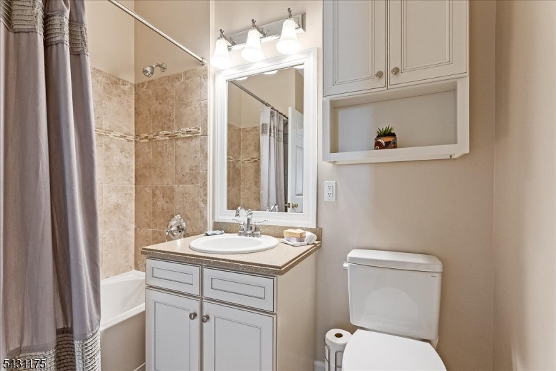 Four Seasons Promenade - Residential