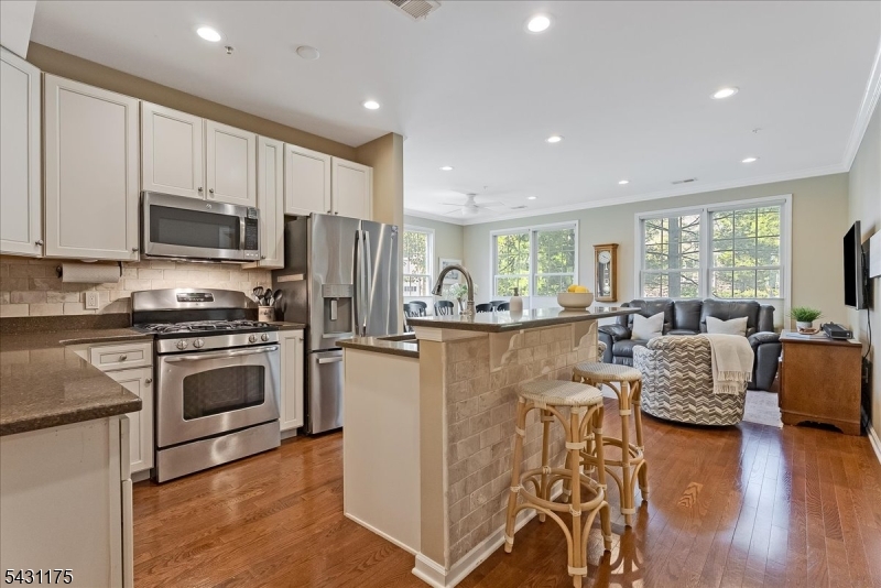 Four Seasons Promenade - Residential