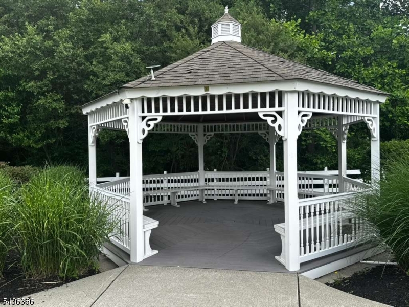 Morris Chase - Residential Lease