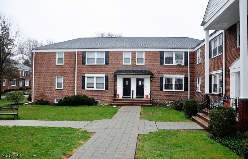 FABULOUS LOCATION & ABUNDANT NATURAL LIGHT! Welcome to this beautiful 2-bedroom, 1-bathroom first-floor condo featuring a desirable open-concept layout in the highly sought-after Summit Park community. This move-in-ready home boasts an updated kitchen and bath, pristine hardwood flooring throughout, central A/C, and the ultimate convenience of an in-unit washer/dryer. Nestled in a serene, park-like 3-acre setting, the level lot features manicured sidewalks, a dedicated picnic area, community grills, and access to two resident parking lots. Offering incredible value, the worry-free HOA fee covers your heat (radiator via central boiler), hot and cold water, trash collection, and all exterior maintenance. Perfectly positioned for an effortless lifestyle, you are situated just minutes from vibrant downtown shopping and dining, an absolute commuter's dream at a mere 0.75 miles from the Midtown Direct train service, and close to major highways, local hospitals, and premier shopping centers. Furthermore, the property is districted for the renowned Washington Elementary School and sits within easy walking distance to all local public schools.