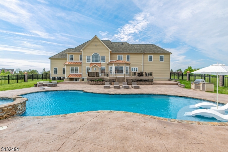 Milestone Manors - Residential