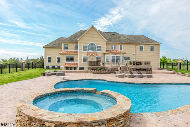 Milestone Manors - Residential