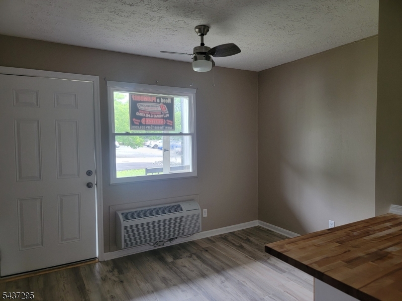 HIGH POINT COUNTRY CLUB - Residential Lease