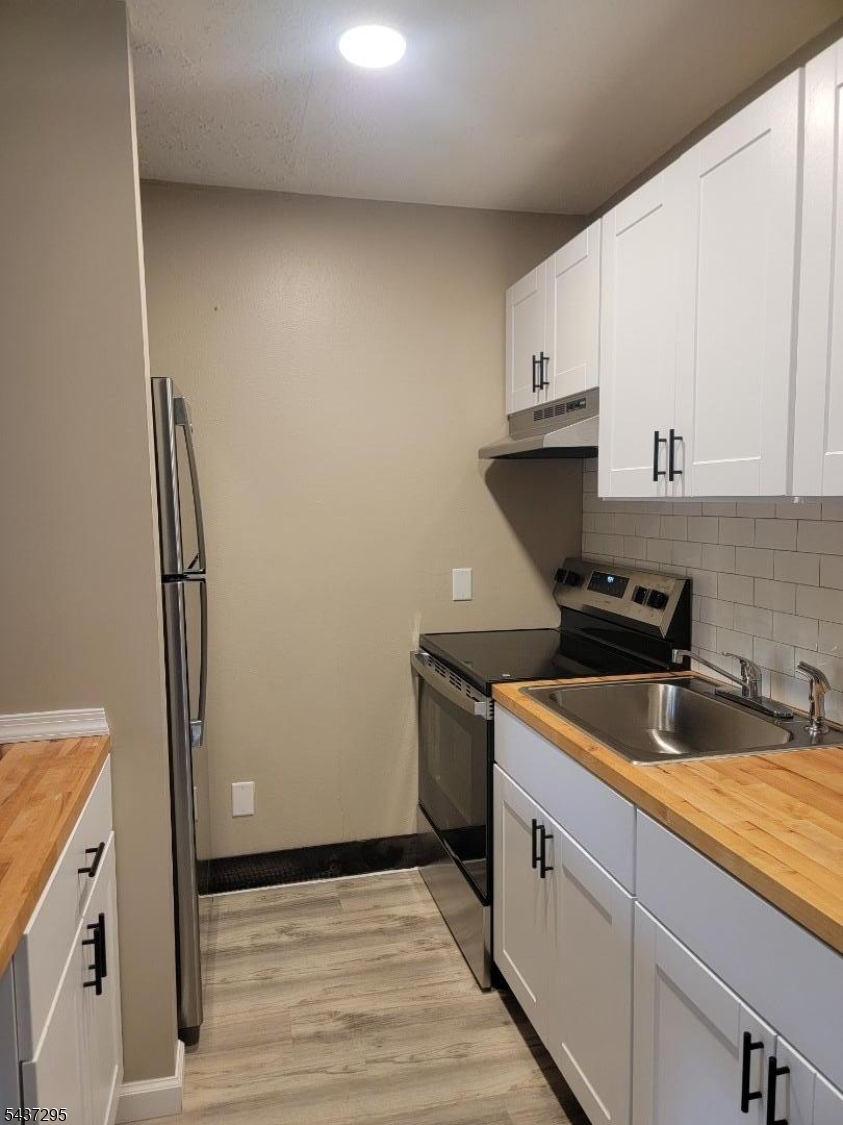 HIGH POINT COUNTRY CLUB - Residential Lease