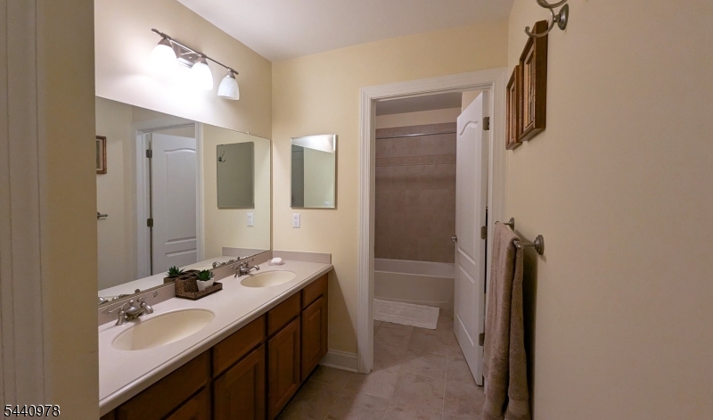 Lake Hopatcong/The Peaks - Residential