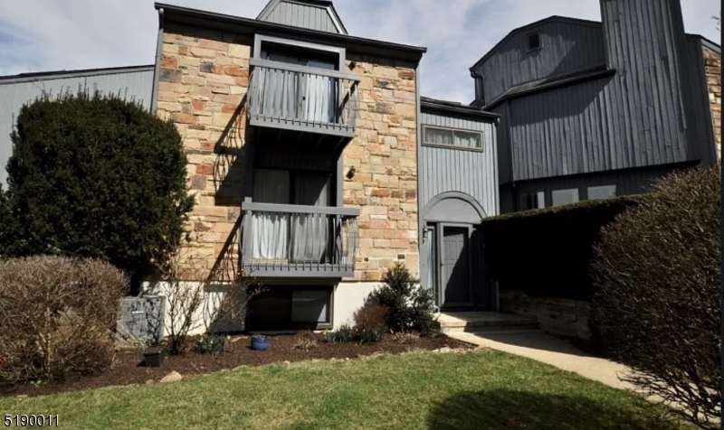HASTINGS SQUARE - Residential