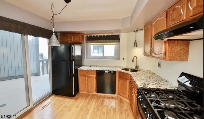 HASTINGS SQUARE - Residential