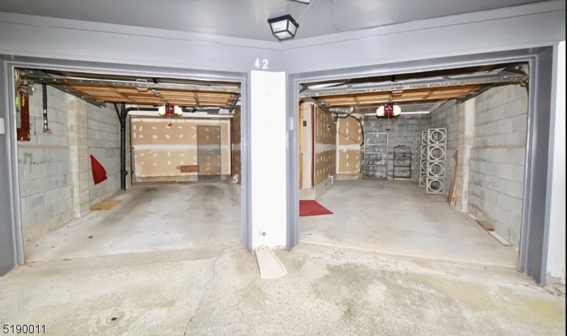 HASTINGS SQUARE - Residential
