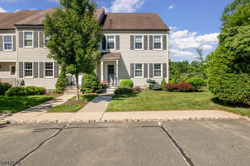 MENDHAM COMMONS - Residential