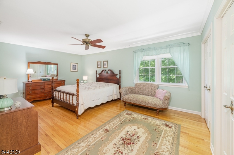 MENDHAM COMMONS - Residential