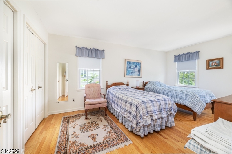 MENDHAM COMMONS - Residential