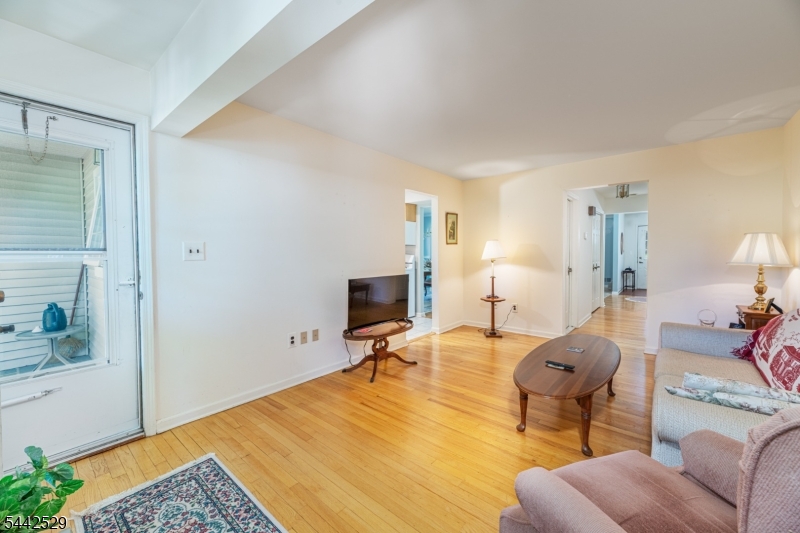 MENDHAM COMMONS - Residential