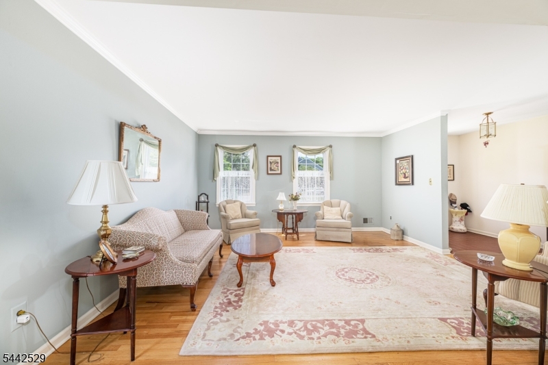 MENDHAM COMMONS - Residential