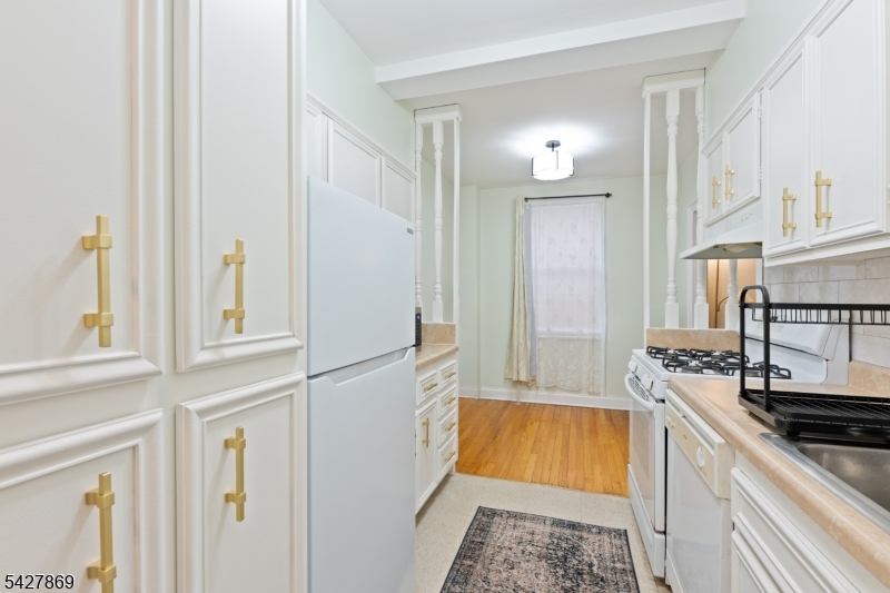 Dwight Manor - Residential