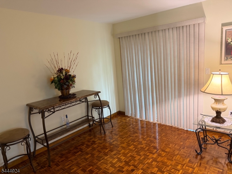 MOUNT PROSPECT - Residential