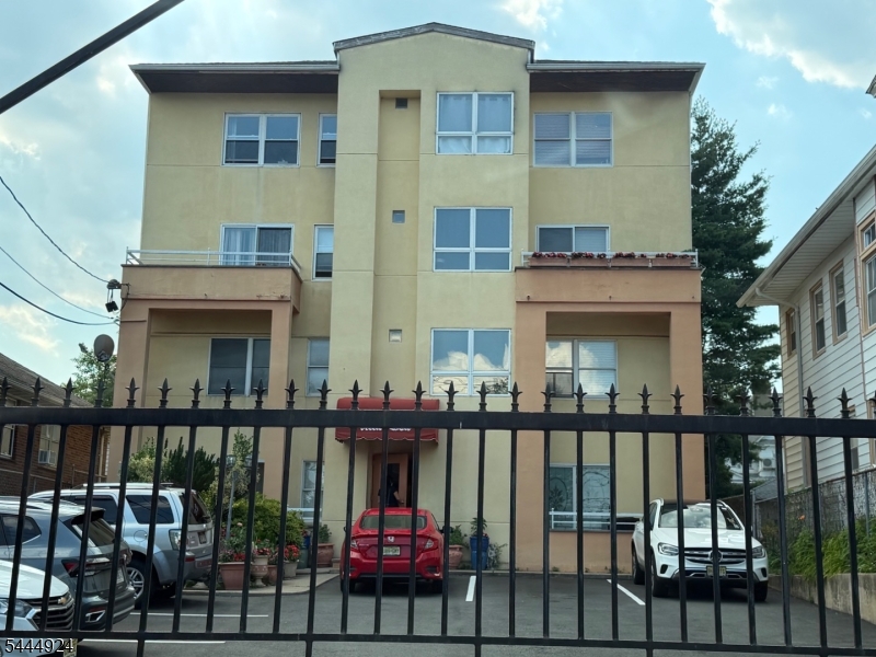 MOUNT PROSPECT - Residential