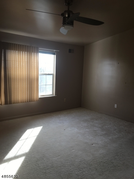 SEASONS GLEN - Residential Lease