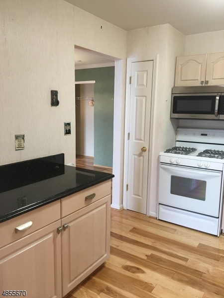 SEASONS GLEN - Residential Lease