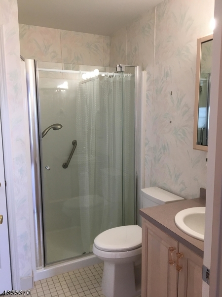 SEASONS GLEN - Residential Lease