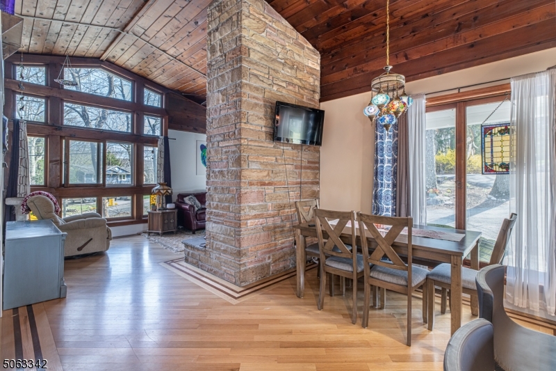 DEER TRAIL LAKE - Residential