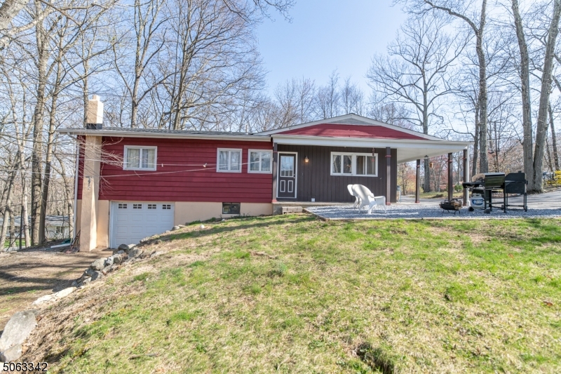 DEER TRAIL LAKE - Residential