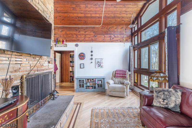 DEER TRAIL LAKE - Residential