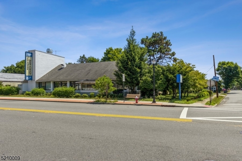 Great opportunity in Teaneck!  162 foot frontage on Teaneck Road,Zoning (R-SCII) -B-R Special Business,  Residential district, Medical Office Business (MOB). Medical office residential (MOR)Prior use was Japanese Restaurant.  Liquor License  "33" could be included.  Close to public transportation, restaurants and stores.