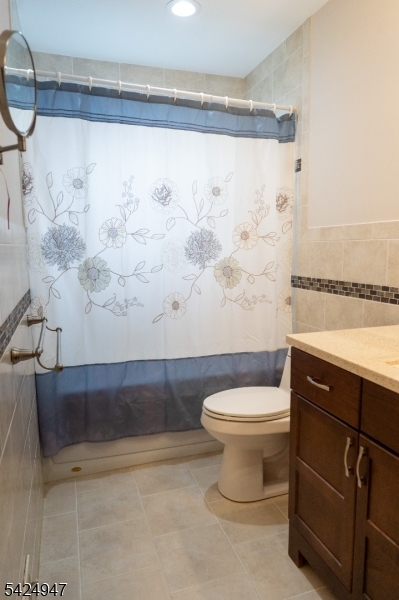 COLONIAL LAKES - Residential