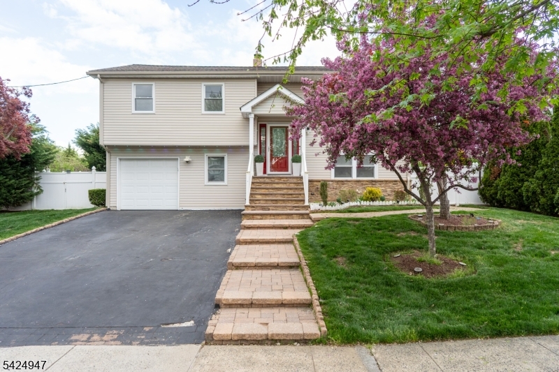 COLONIAL LAKES - Residential