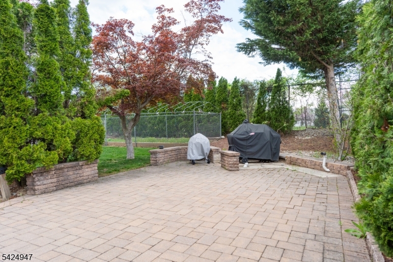 COLONIAL LAKES - Residential