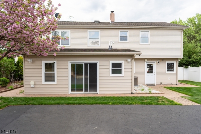 COLONIAL LAKES - Residential