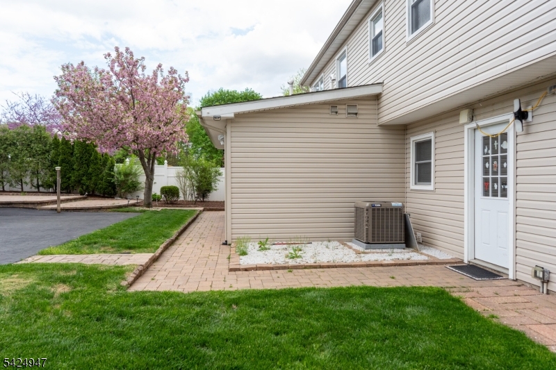 COLONIAL LAKES - Residential