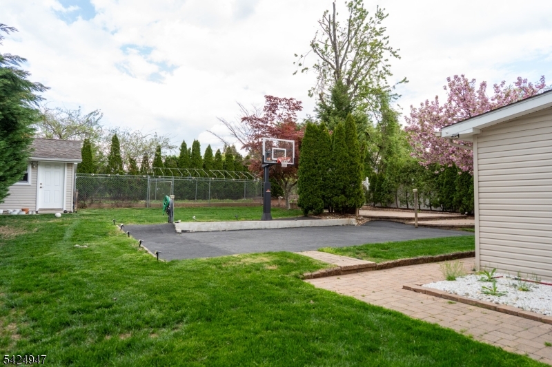 COLONIAL LAKES - Residential