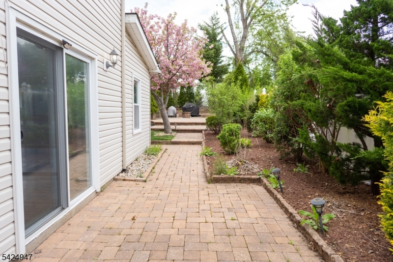 COLONIAL LAKES - Residential