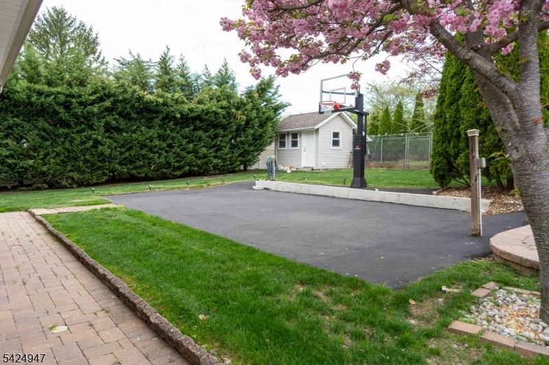 COLONIAL LAKES - Residential