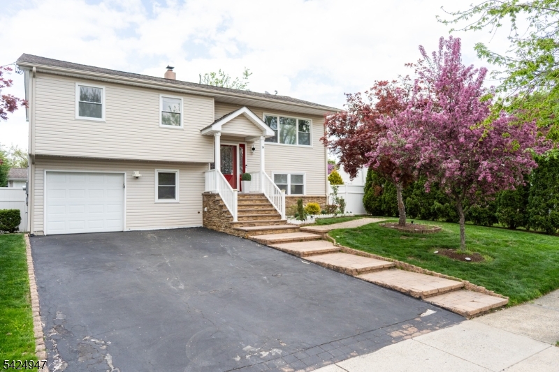 COLONIAL LAKES - Residential